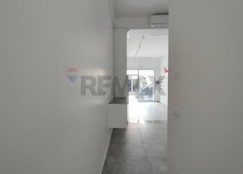 Hall / corridoio - Shop Via Verdi
13, L'Aquila - photo 8