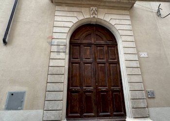 Edificio all\'aperto - Three-room apartment Via delle Grazie
20, L'Aquila - photo 2