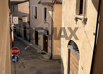 Edificio all\'aperto - Three-room apartment Via delle Grazie
20, L'Aquila - photo 13