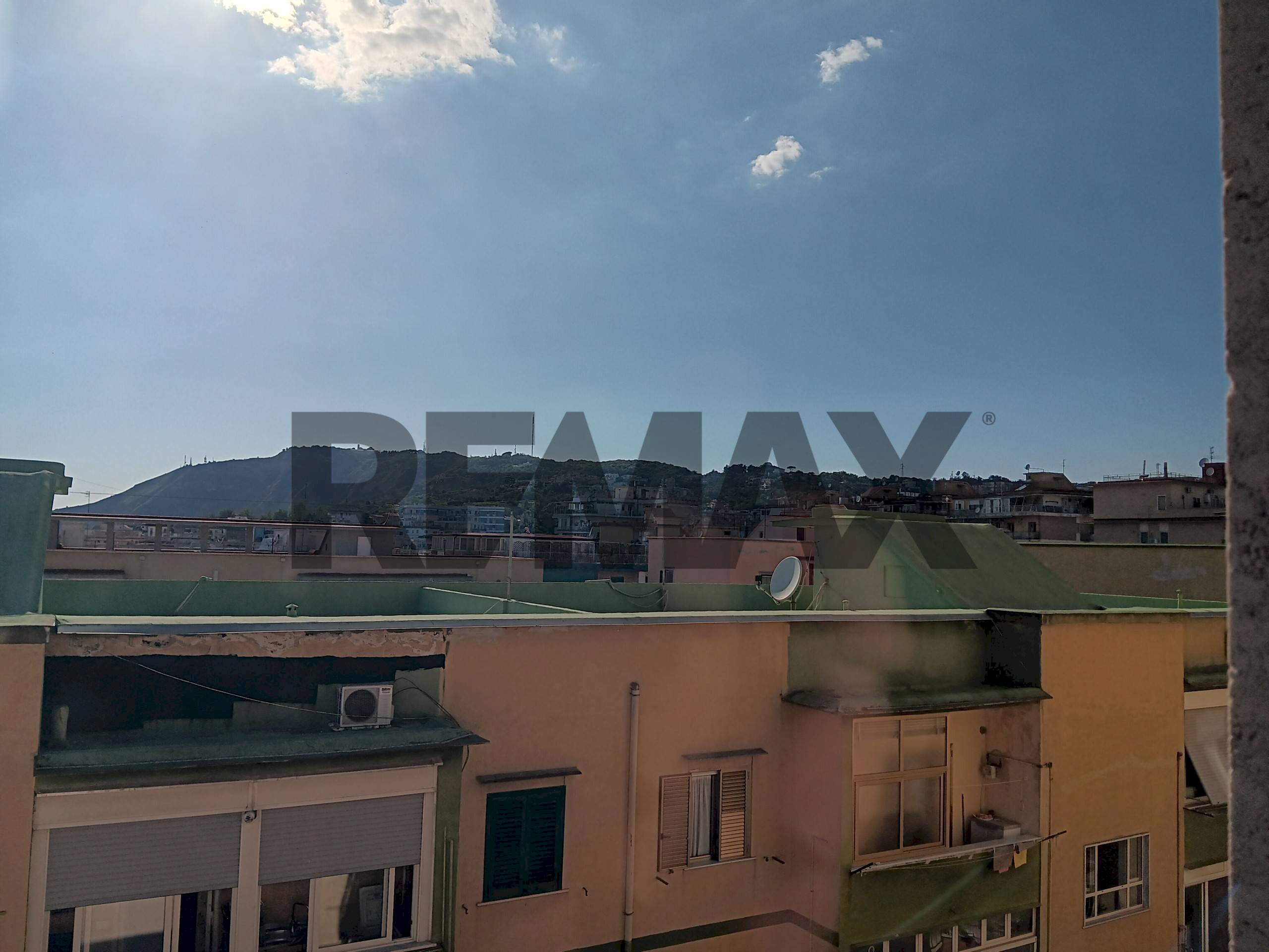 Edificio all\'aperto - Trilocale Via San Giacomo Dei Capri
snc, Napoli - foto 2