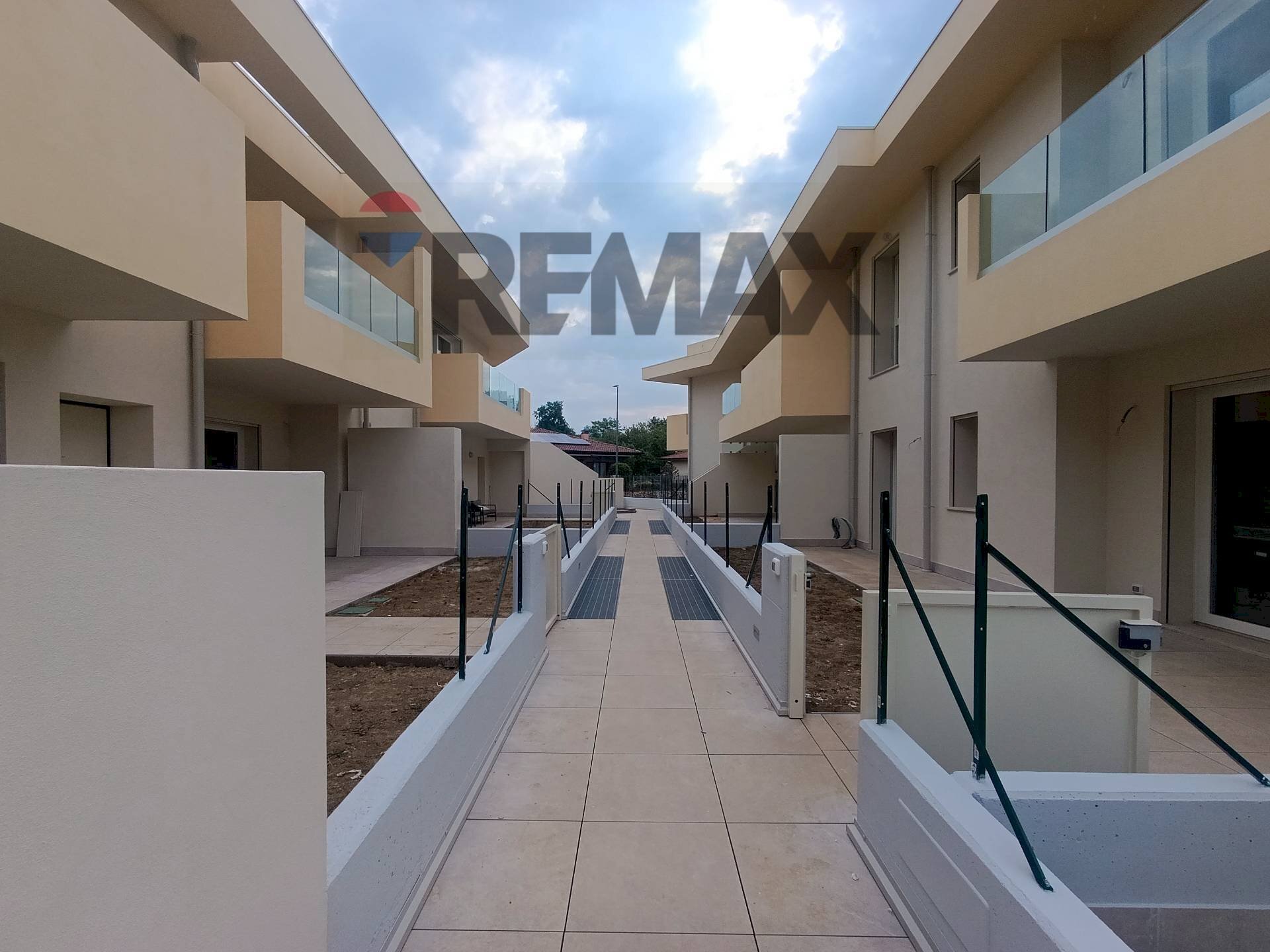 Terrazza - Four-room apartment VIA CESARE BATTISTI
 
82, Brembate di Sopra - photo 3