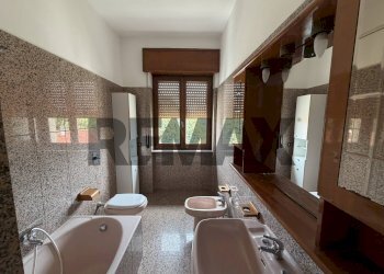Bagno - Trilocale via garibaldi
 
3, Dalmine - foto 2