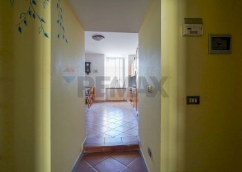 Hall / corridoio - Trilocale Via Casavoglio
 
7, Barzana - foto 5