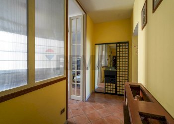 Hall / corridoio - Trilocale Via Casavoglio
 
7, Barzana - foto 13