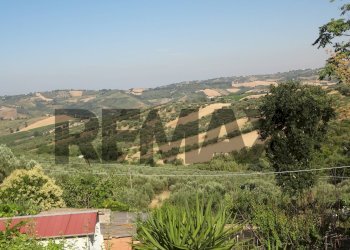 Vista delle montagne - Semi-detached house c/da Ranco
 
24, Paglieta - photo 35