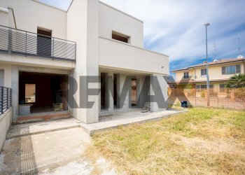 Edificio all\'aperto - Semi-detached house Via Lambrini Dott Ernesto
 
snc, Caorso - photo 4