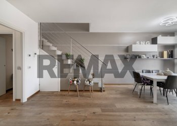 Scale - Four-room apartment via del borgo
 
15, Bornasco - photo 5