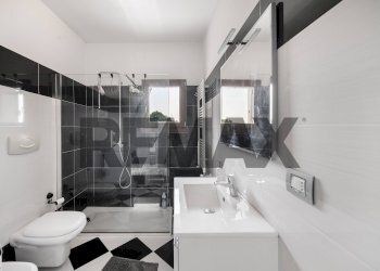 Bagno - Four-room apartment via del borgo
 
15, Bornasco - photo 34