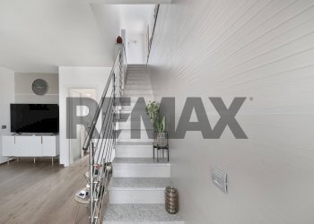 Scale - Four-room apartment via del borgo
 
15, Bornasco - photo 44