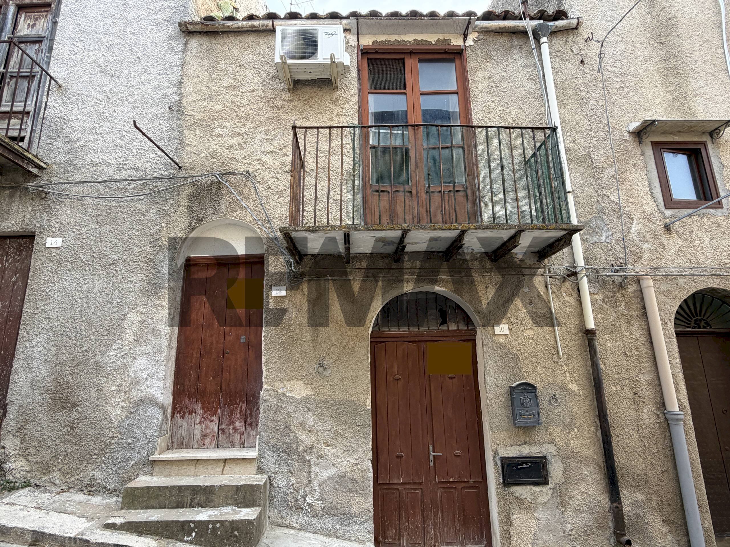 Edificio all\'aperto - Casa indipendente Via Maiorca
 
10/12, Ventimiglia di Sicilia - foto 1