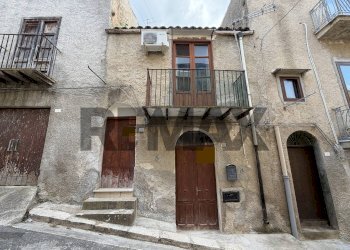 Casa all\'aperto - Casa indipendente Via Maiorca
 
10/12, Ventimiglia di Sicilia - foto 28
