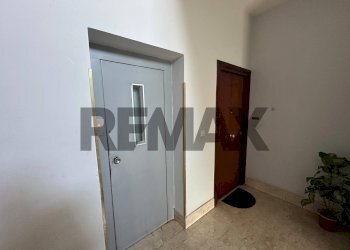 Hall / corridoio - Four-room apartment Via Assoro
 
9/A, Palermo - photo 35