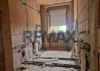 Stanza vuota - Villa Località Carloni
 
10, Arielli - foto 36