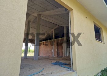 Edificio all\'aperto - Villa Località Carloni
 
10, Arielli - foto 59