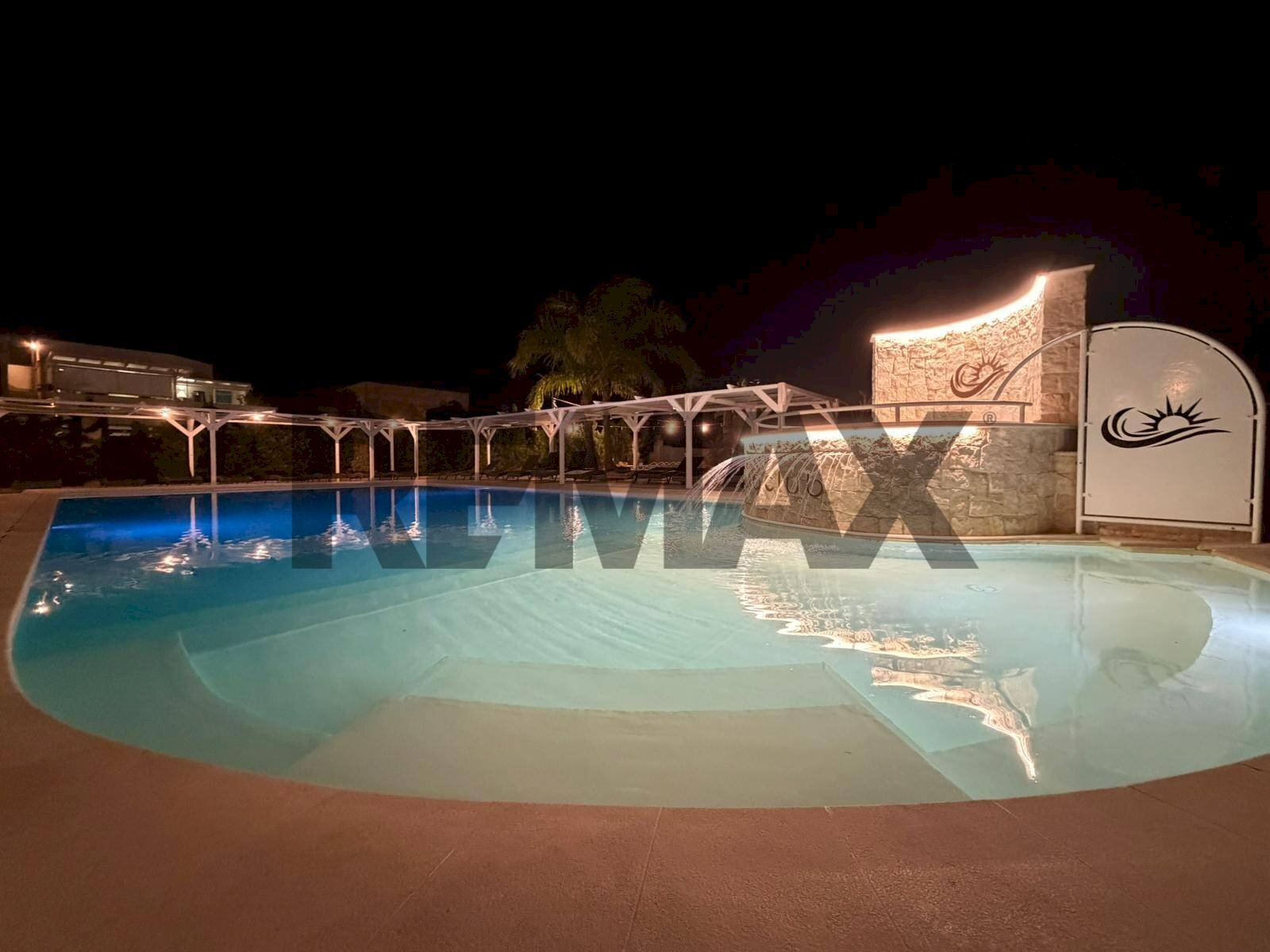 Piscina - Commercial Premises Via Giuseppe de Nittis
 
21, Nardò - photo 1