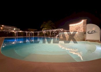 Piscina - Commercial Premises Via Giuseppe de Nittis
21, Nardò - photo 1