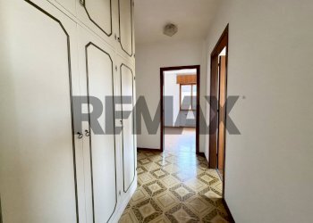 Hall / corridoio - Three-room apartment VIA PAGNACCO
 
11, Udine - photo 26