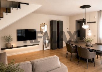 Sala da pranzo - Semi-detached house strada Chiaviche
 
12, Parma - photo 6