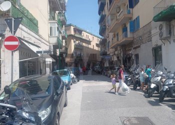 Edificio all\'aperto - Locale Commerciale Via Giuseppe De Lorenzo
 
24, Napoli - foto 7