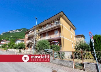 Foto 3 - Appartamento Corso Italia
 
4, Esanatoglia - foto 3