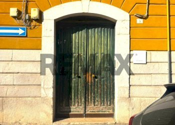 Edificio all\'aperto - Trilocale Piazza Cittadella
3, Trani - foto 21