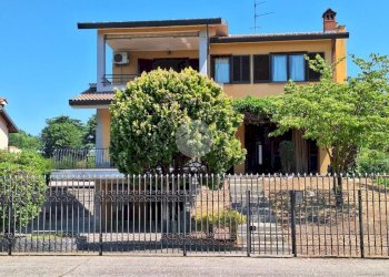 Villa Via S. Giorgio, Bernate Ticino - photo 2