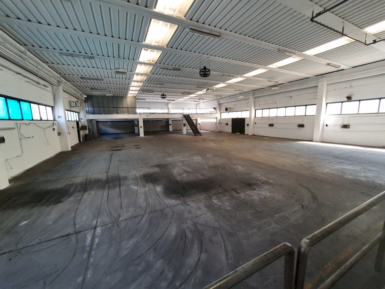 20210525_105437.jpg - Commercial Premises Santarcangelo di Romagna - photo 3
