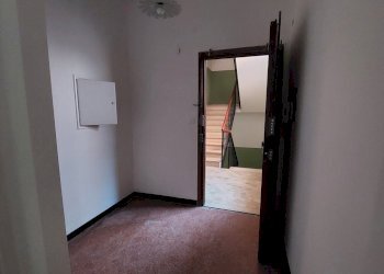 20241205_142619.jpg - Three-room apartment Via Aurelio Robino, Genova (neighborhood Marassi) - photo 18