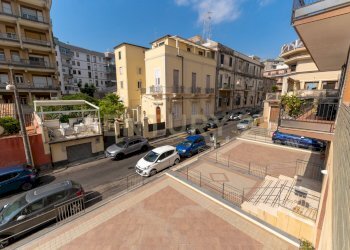Via delle Acacie 9 (3) - Four-room apartment Via delle Acacie 9, Catania - photo 4