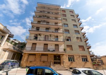 Via delle Acacie 9 (4) - Four-room apartment Via delle Acacie 9, Catania - photo 5