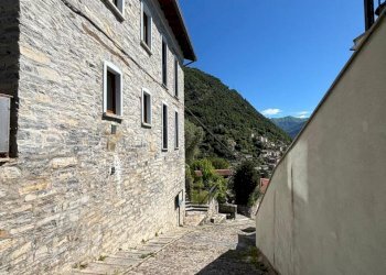 Strada di accesso - Bilocale Via al Noce 24, Moltrasio - foto 30