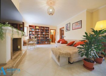 Soggiorno - Appartamento Via Don Diego Marturano 10, Taranto - foto 1