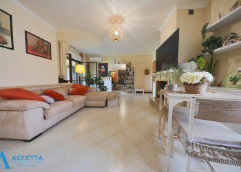 Soggiorno - Appartamento Via Don Diego Marturano 10, Taranto - foto 7