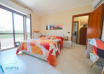 Camera da letto - Appartamento Via Don Diego Marturano 10, Taranto - foto 20