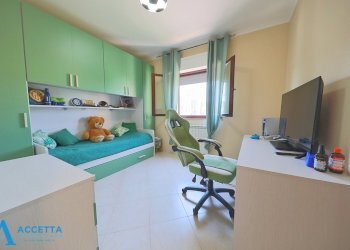 Camera da letto - Appartamento Via Don Diego Marturano 10, Taranto - foto 24