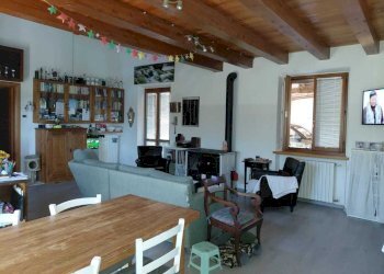 sala pranzo - Villa Località Bilegno 29, Pianello Val Tidone - photo 9