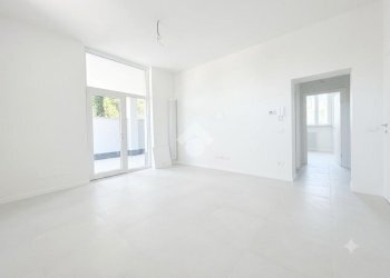 Two-room apartment Via Giacomo Matteotti, Rescaldina - photo 3