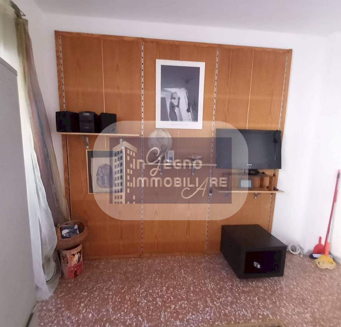 Two-room apartment Corso Cadore, Torino (neighborhood Vanchiglietta) - photo 1