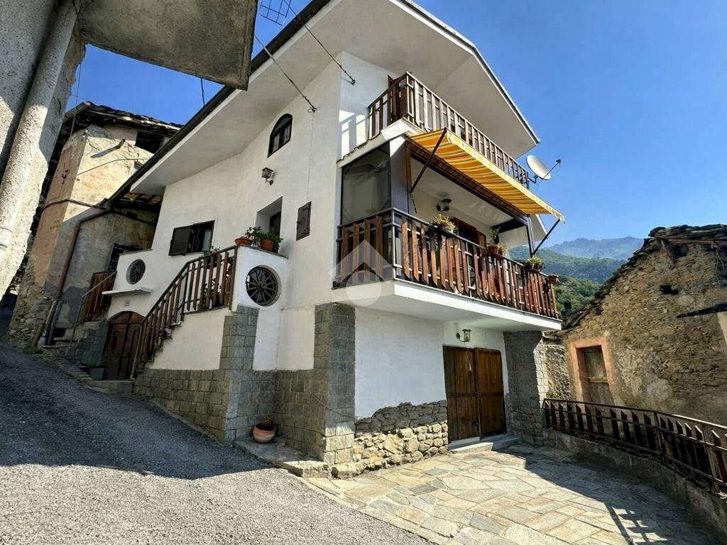 Semi-detached house Frazione Camposciutto, Chianocco - photo 1