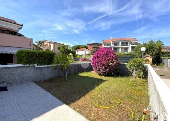 Three-room apartment Via varese, Loano - photo 2
