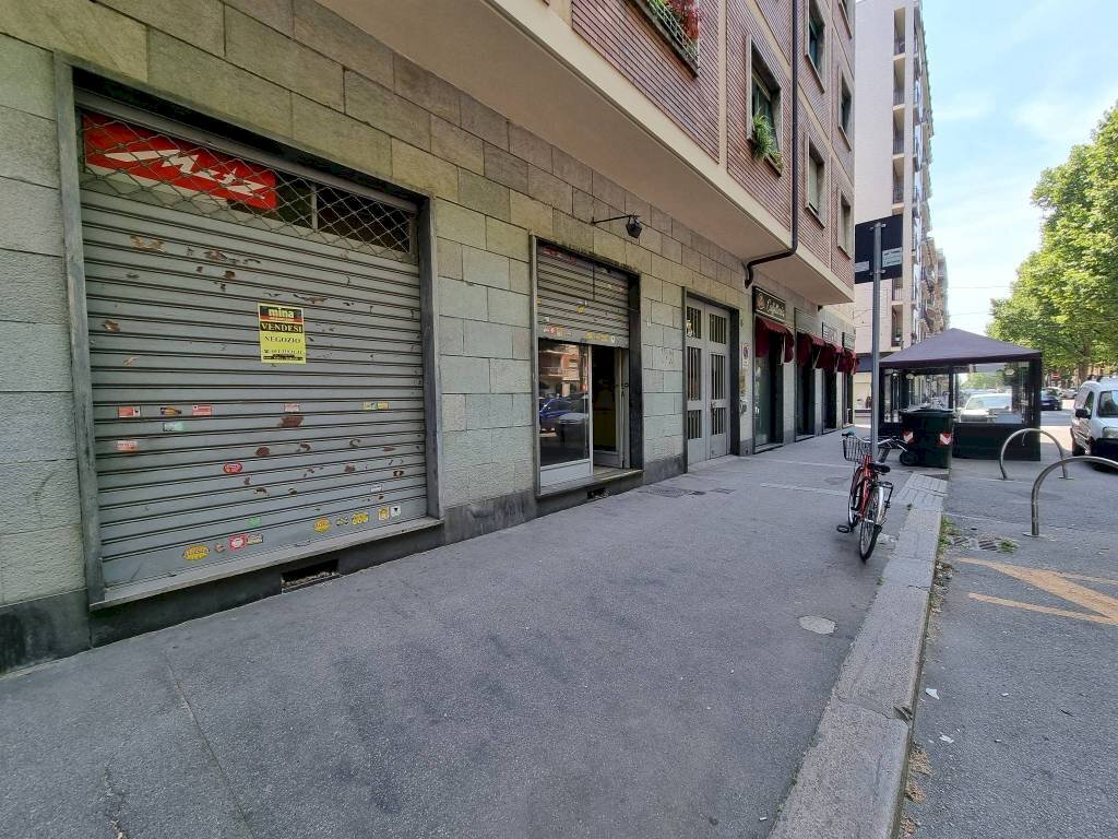Shop corso Monte Grappa, Torino (neighborhood Parella) - photo 1