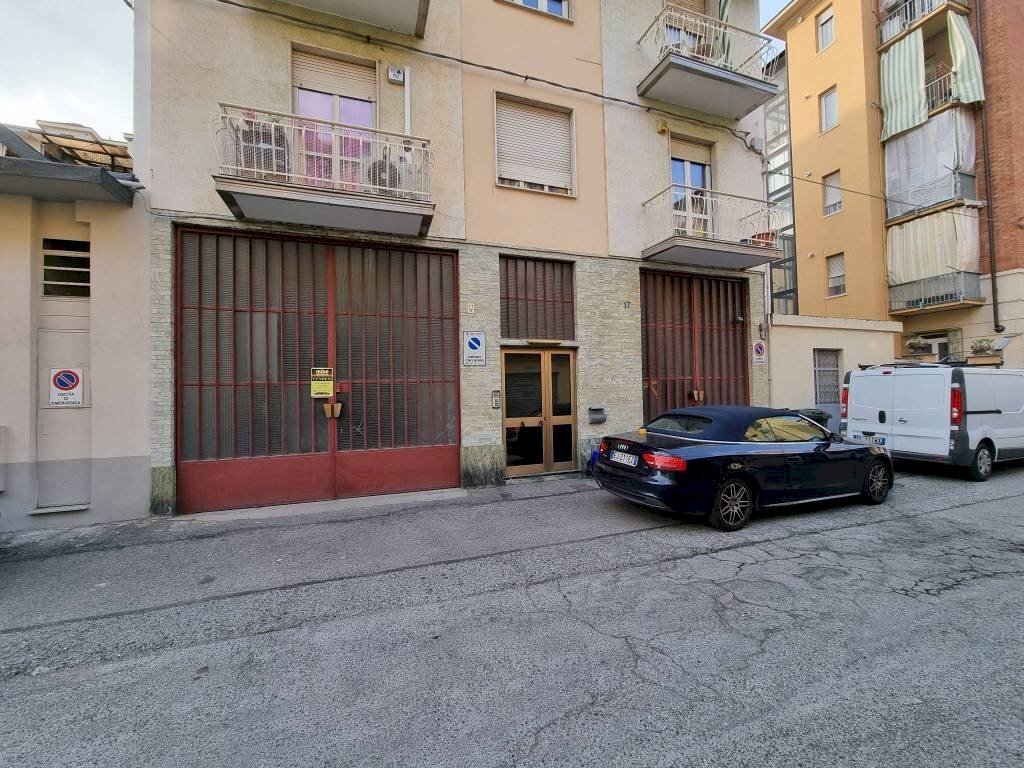Warehouse strada Privata Murroni, Torino (neighborhood Parella) - photo 1