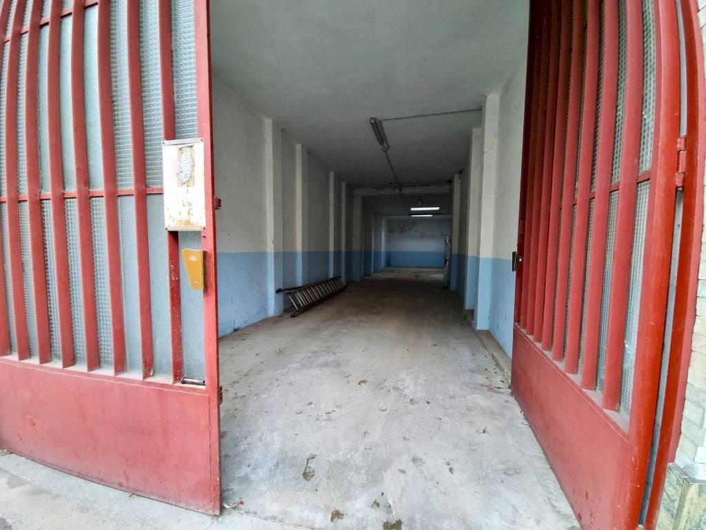 Warehouse strada Privata Murroni, Torino (neighborhood Parella) - photo 3