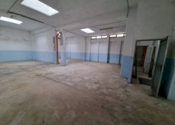 Warehouse strada Privata Murroni, Torino (neighborhood Parella) - photo 9