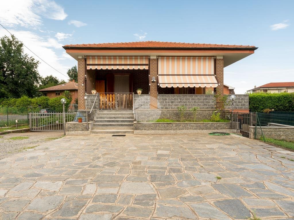 Villa Via Francesco Petrarca, San Gillio - photo 1