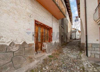 Appartamento Via Bertoletti, 8 
 Vezza d'Oglio, Vezza d'Oglio - foto 3