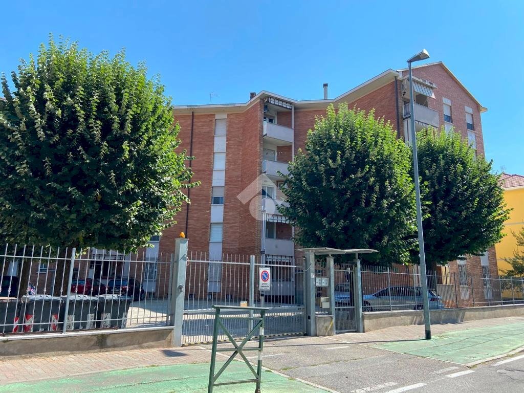 Four-room apartment Via baracca, Grugliasco - photo 1
