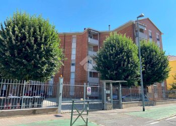 Four-room apartment Via baracca, Grugliasco - photo 1