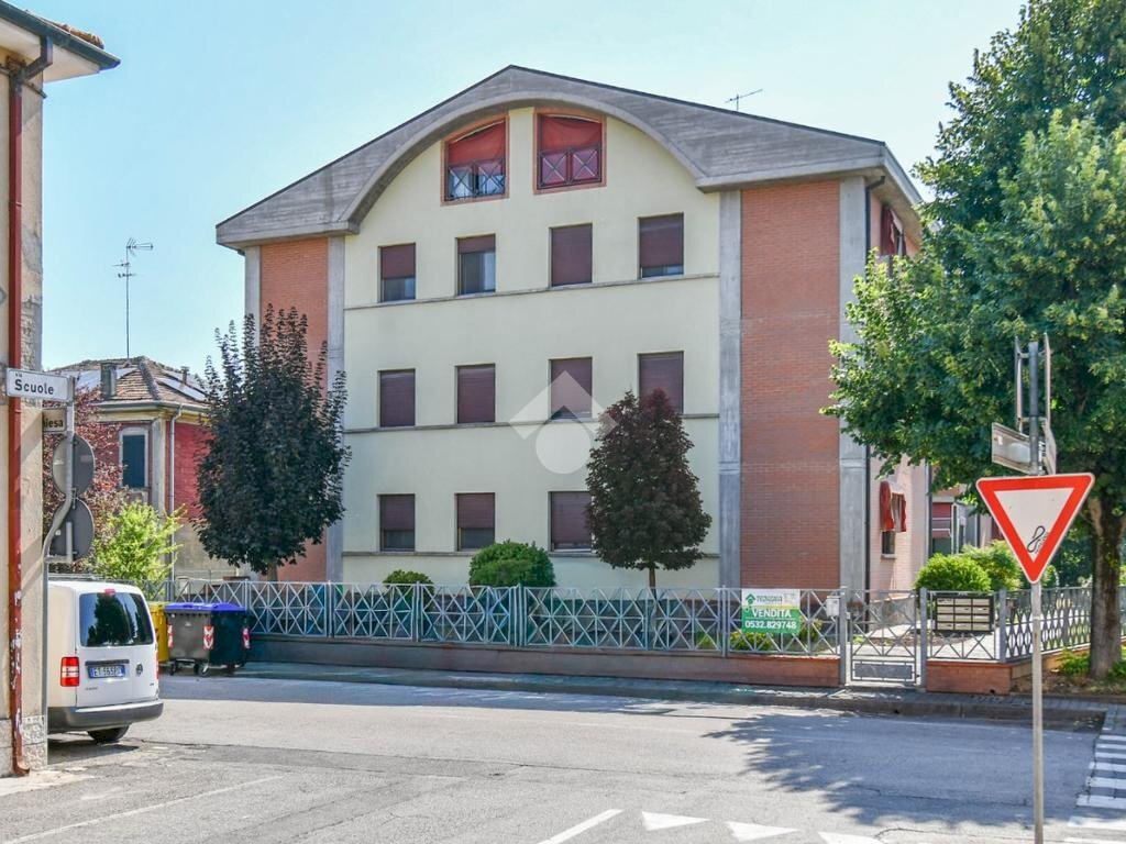 Three-room apartment Via della Chiesa, Poggio Renatico - photo 1