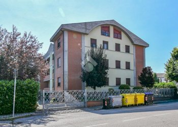 Three-room apartment Via della Chiesa, Poggio Renatico - photo 2